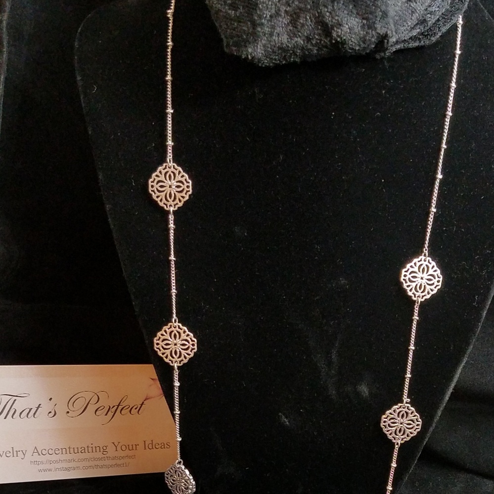 Vector design long necklace